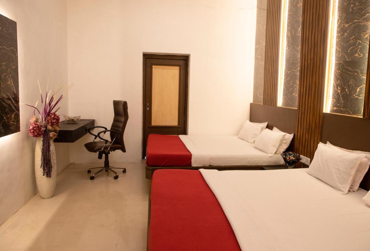 Empire Royale Hotel Bombay Extérieur photo