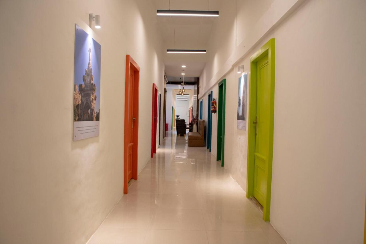 Empire Royale Hotel Bombay Extérieur photo